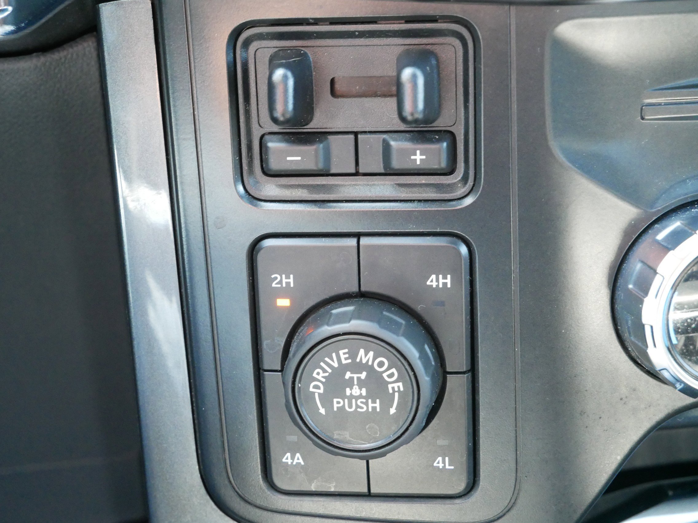 Used 2022 White Ford LARIAT image 26