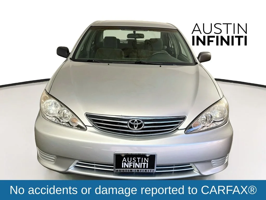 Used 2005 Lunar Mist Metallic Toyota STD image 2