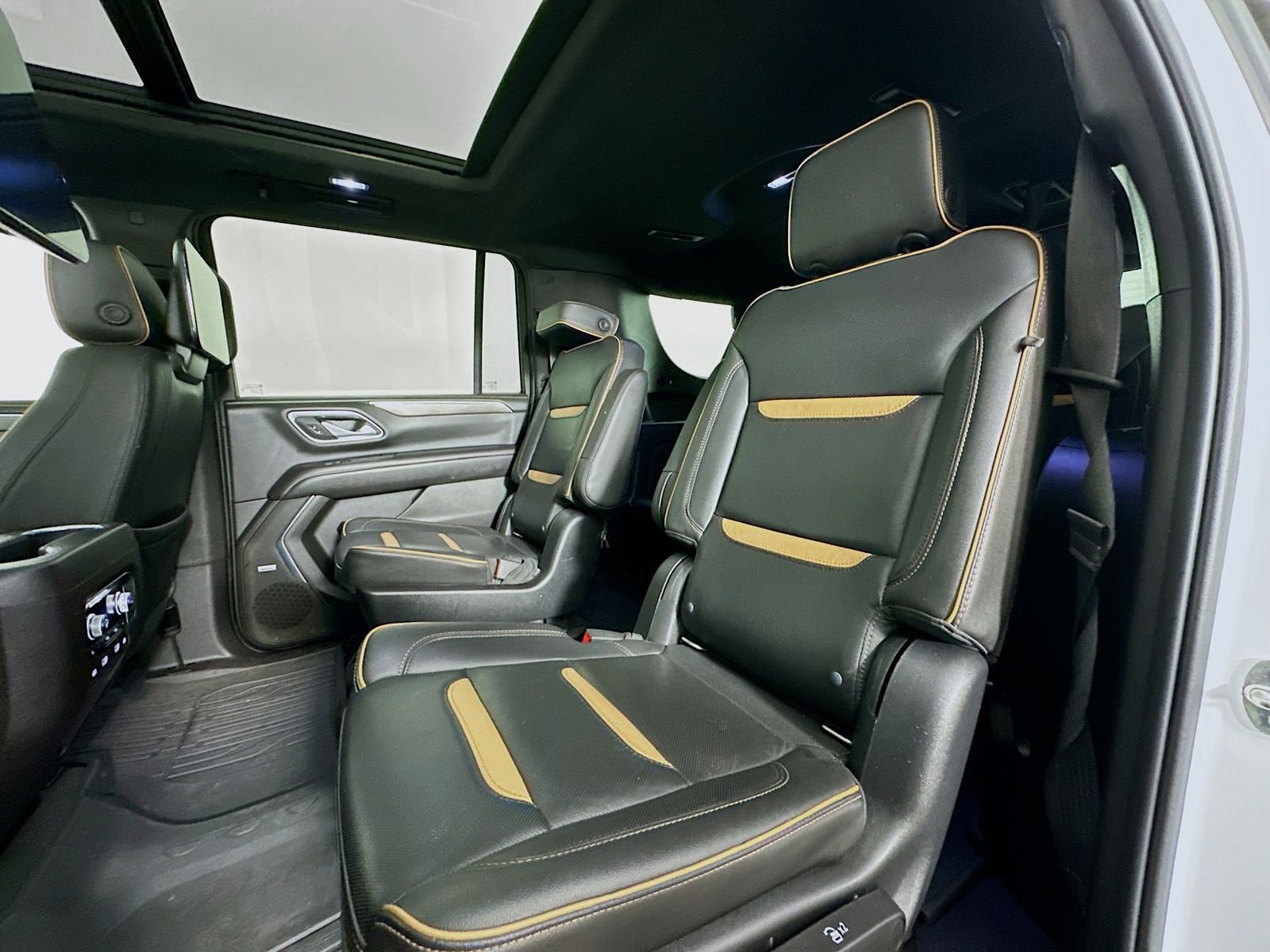 Used 2021 Summit White GMC AT4 image 30