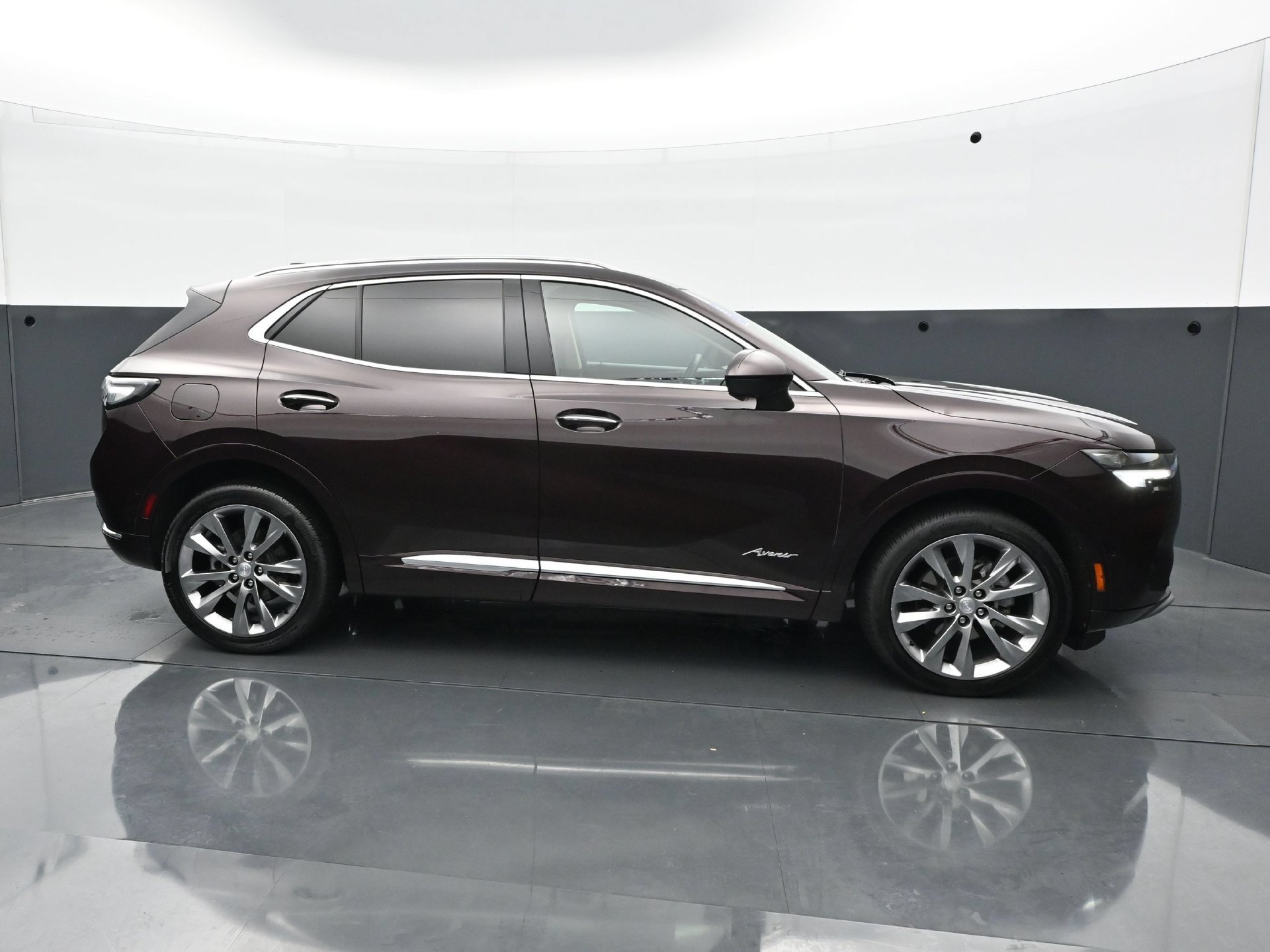 Used 2021 Rich Garnet Metallic Buick AWD 4dr Avenir image 8