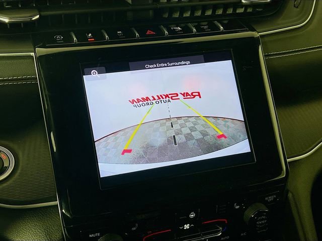Used 2024 White Jeep Altitude image 18