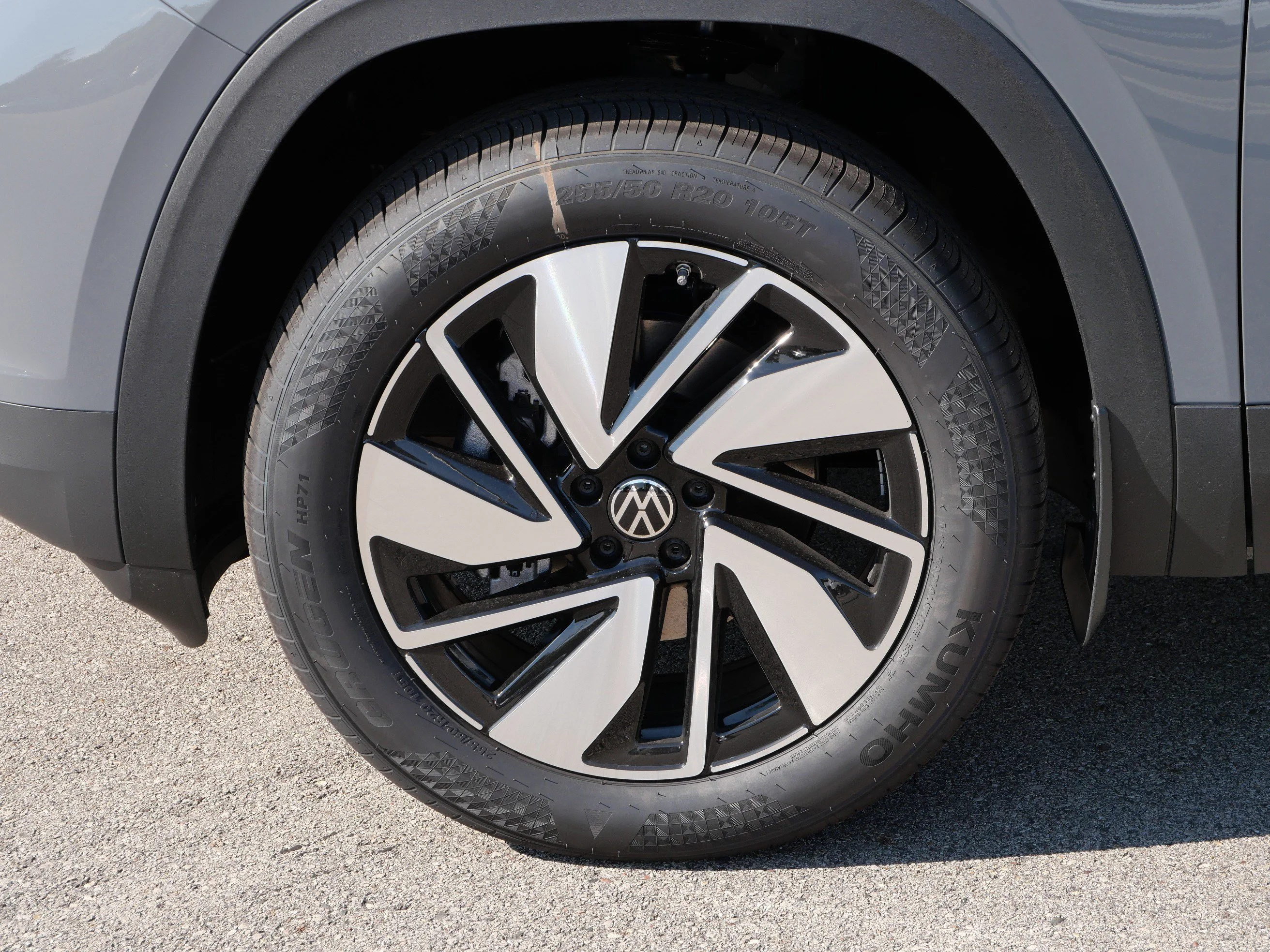 New 2026 Pure Gray Volkswagen 2.0T SEL image 4