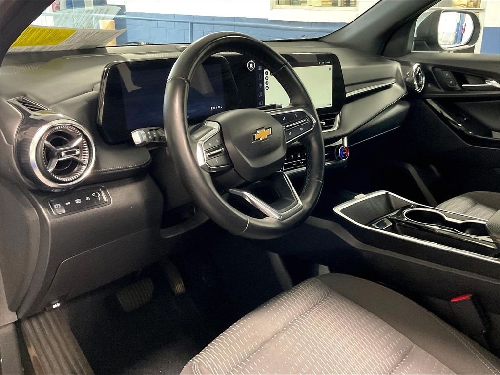 Used 2025 Sterling Gray Metallic Chevrolet LT image 8