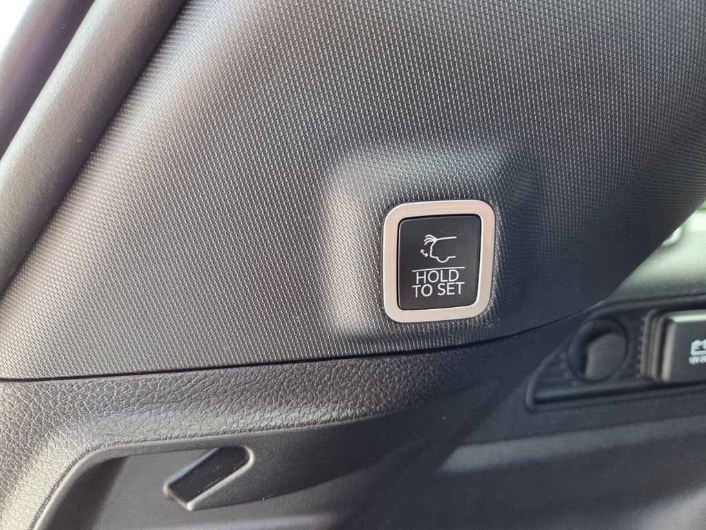 Used 2023 White Jeep Altitude X image 10