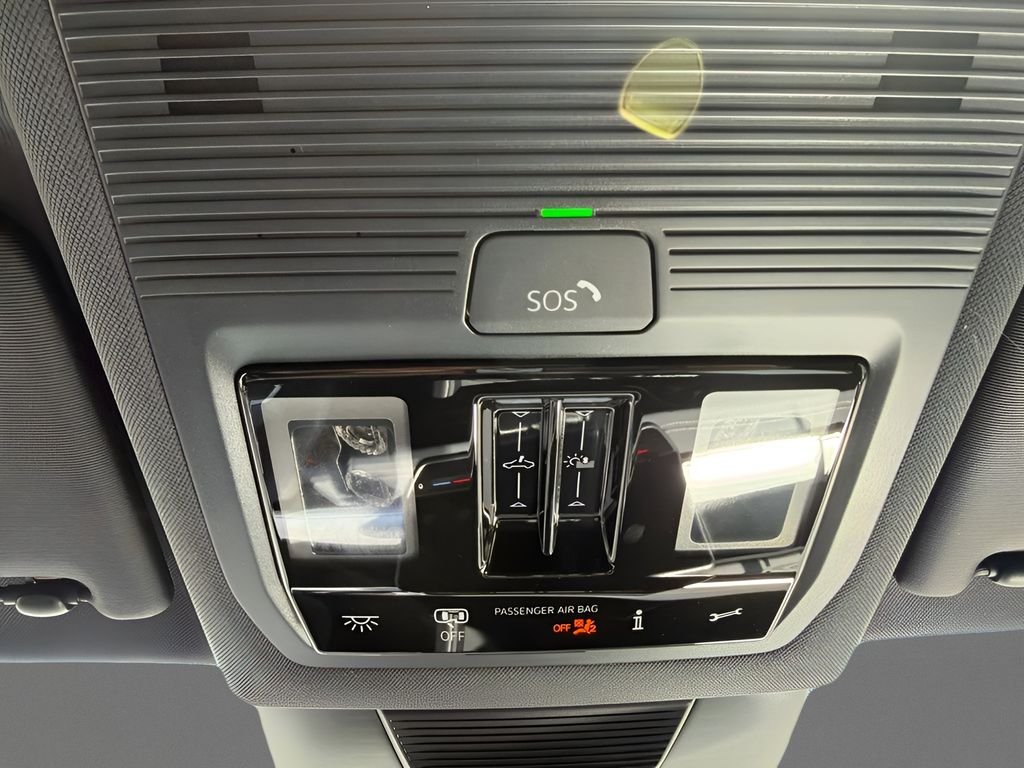 New 2026 Opal White w/Deep Black Roof Volkswagen 2.0T SE R-Line Black image 18