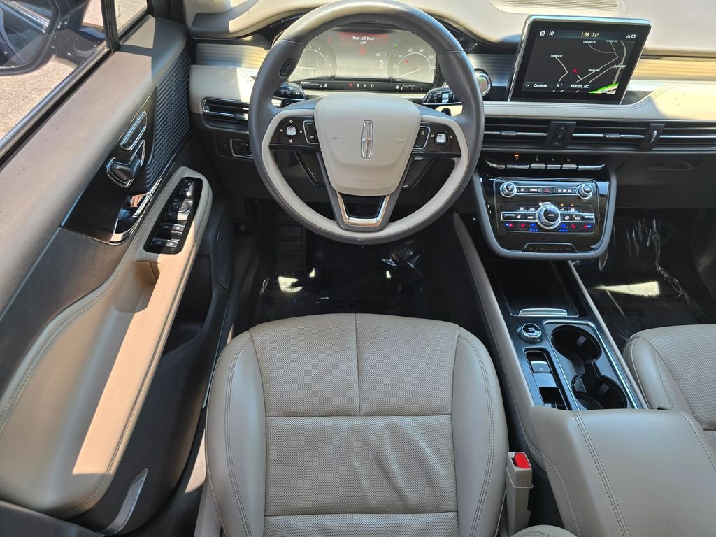 Used 2022 Black Metallic Lincoln Standard image 28