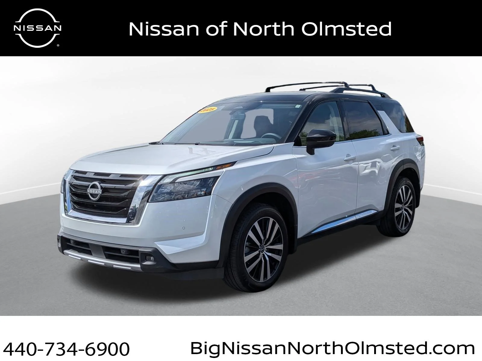 2025 Nissan Pathfinder Platinum 4WD's photo