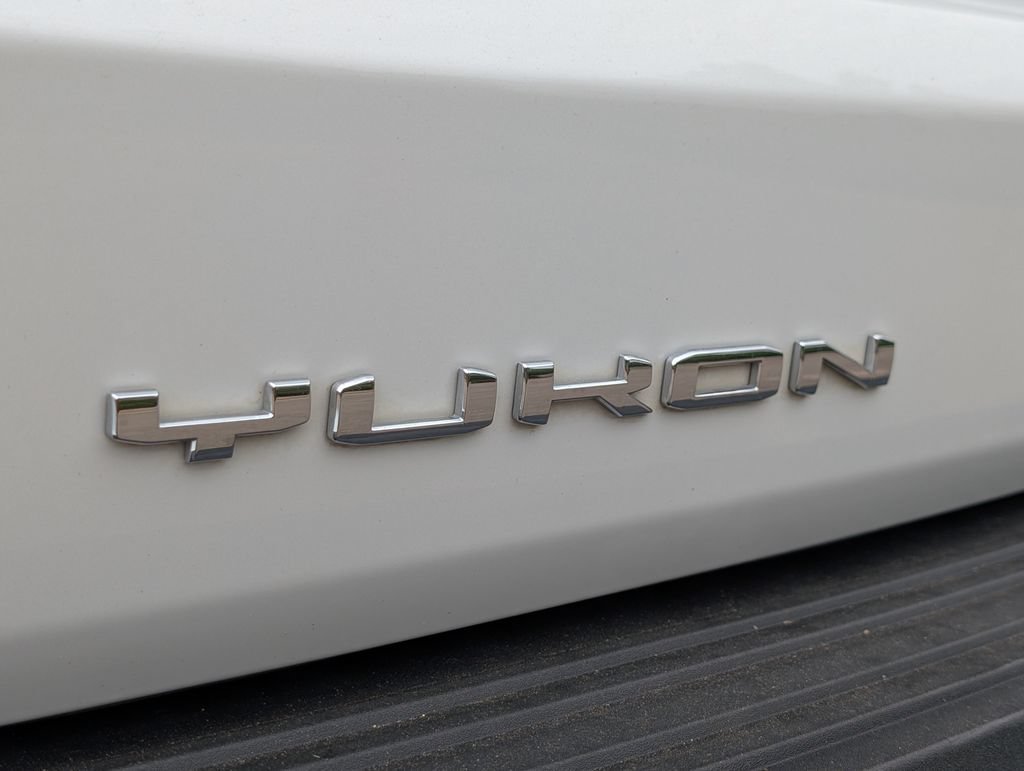 Used 2024 White Frost Tricoat GMC Denali Ultimate image 13