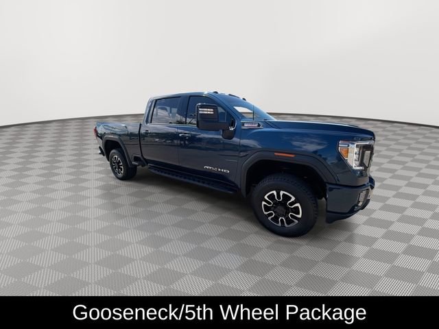 Used 2023  GMC AT4 image 2