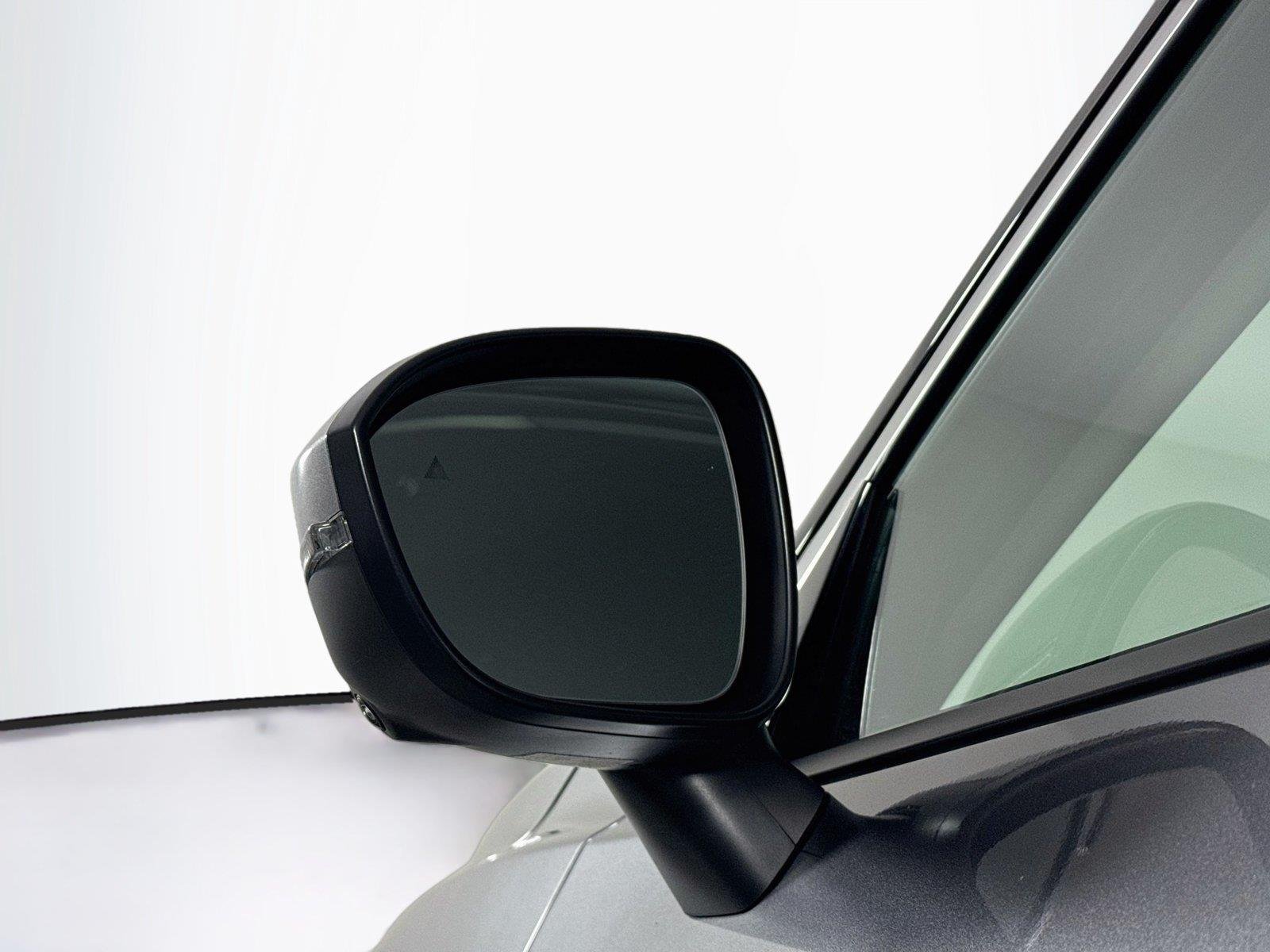 Used 2026 Gun Metallic Nissan SL image 5