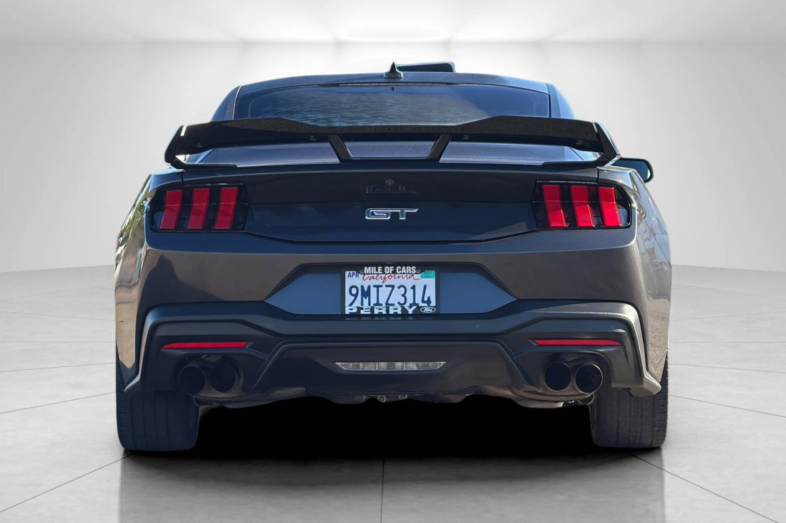 Used 2024 Dark Matter Gray Metallic Ford GT Premium image 4