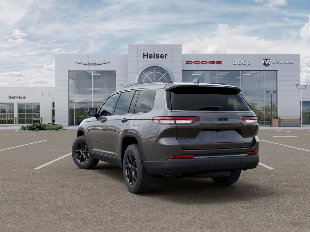 New 2026 Baltic Gray Metallic Clear-Coat Exterior Paint Jeep Altitude image 3