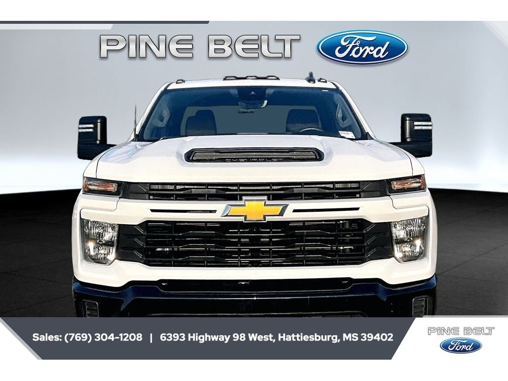 Used 2024 Summit White Chevrolet Custom image 3