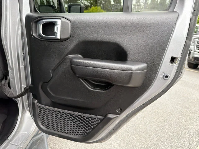 Used 2020 Silver Jeep Sport Altitude 4x4 image 16