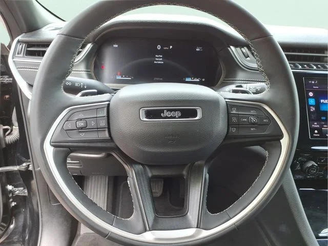 Used 2025 Black Jeep Altitude image 24