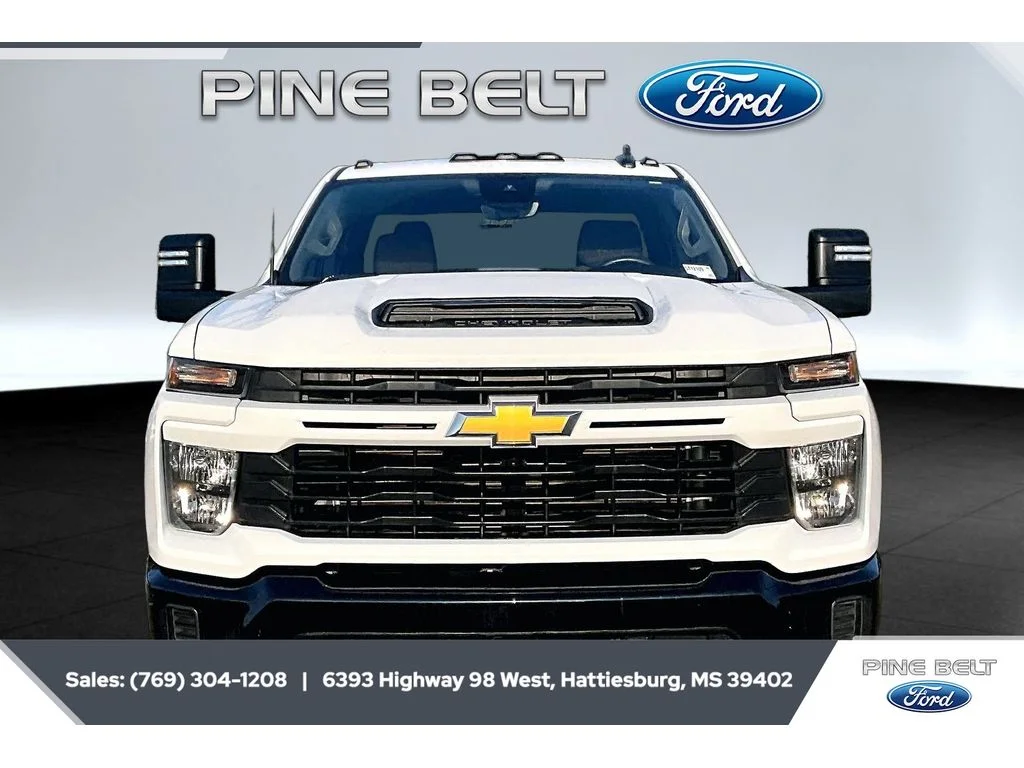 Used 2024 Summit White Chevrolet Custom image 3