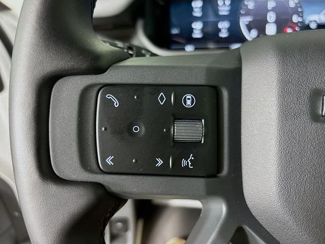 Certified Used 2025 Fuji White Land Rover S image 10