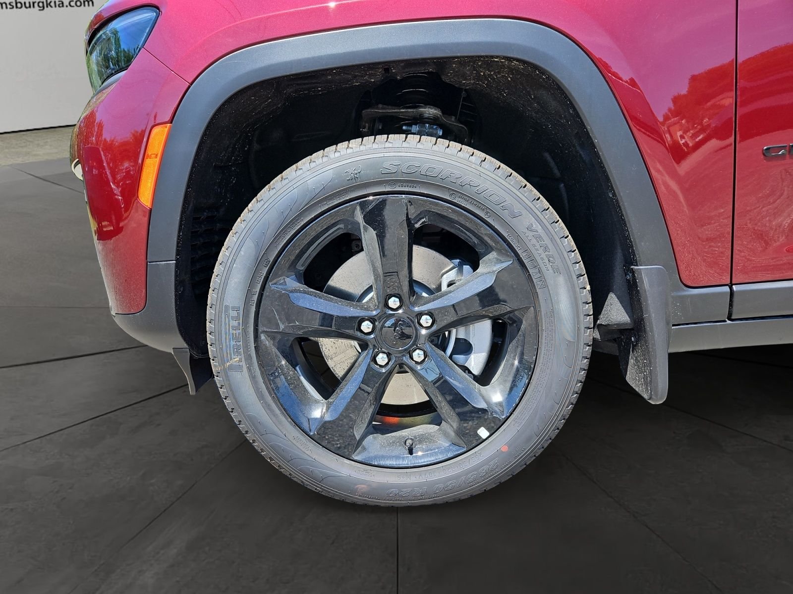 New 2026 Velvet Red Pearl-Coat Exterior Paint Jeep Limited image 14