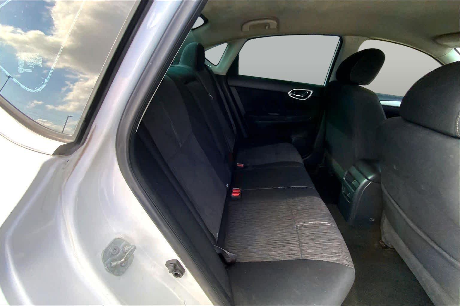 Used 2014 Aspen White Nissan SV image 19