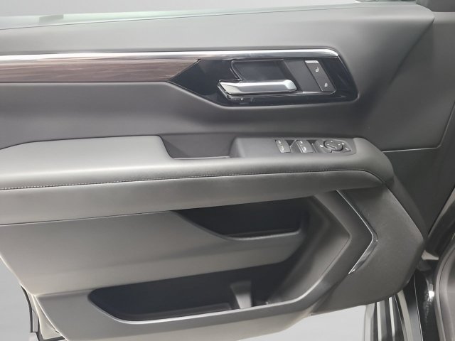 2026 Chevrolet Suburban LS - Photo 19