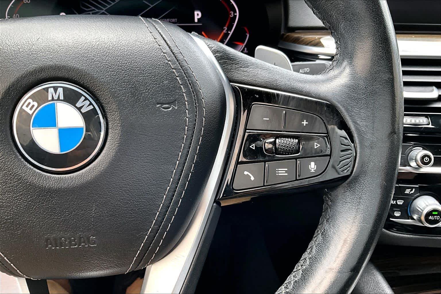Used 2020 Black Sapphire Metallic BMW 530i image 25