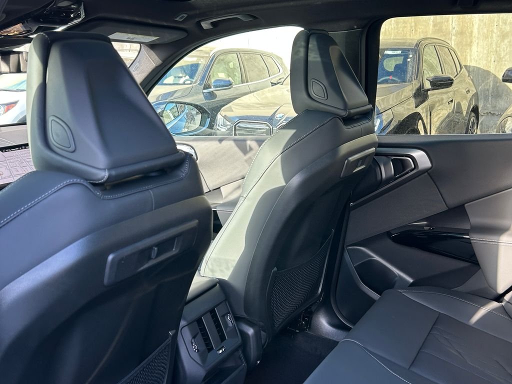 New 2026 Black Sapphire Metallic BMW 30 xDrive image 32