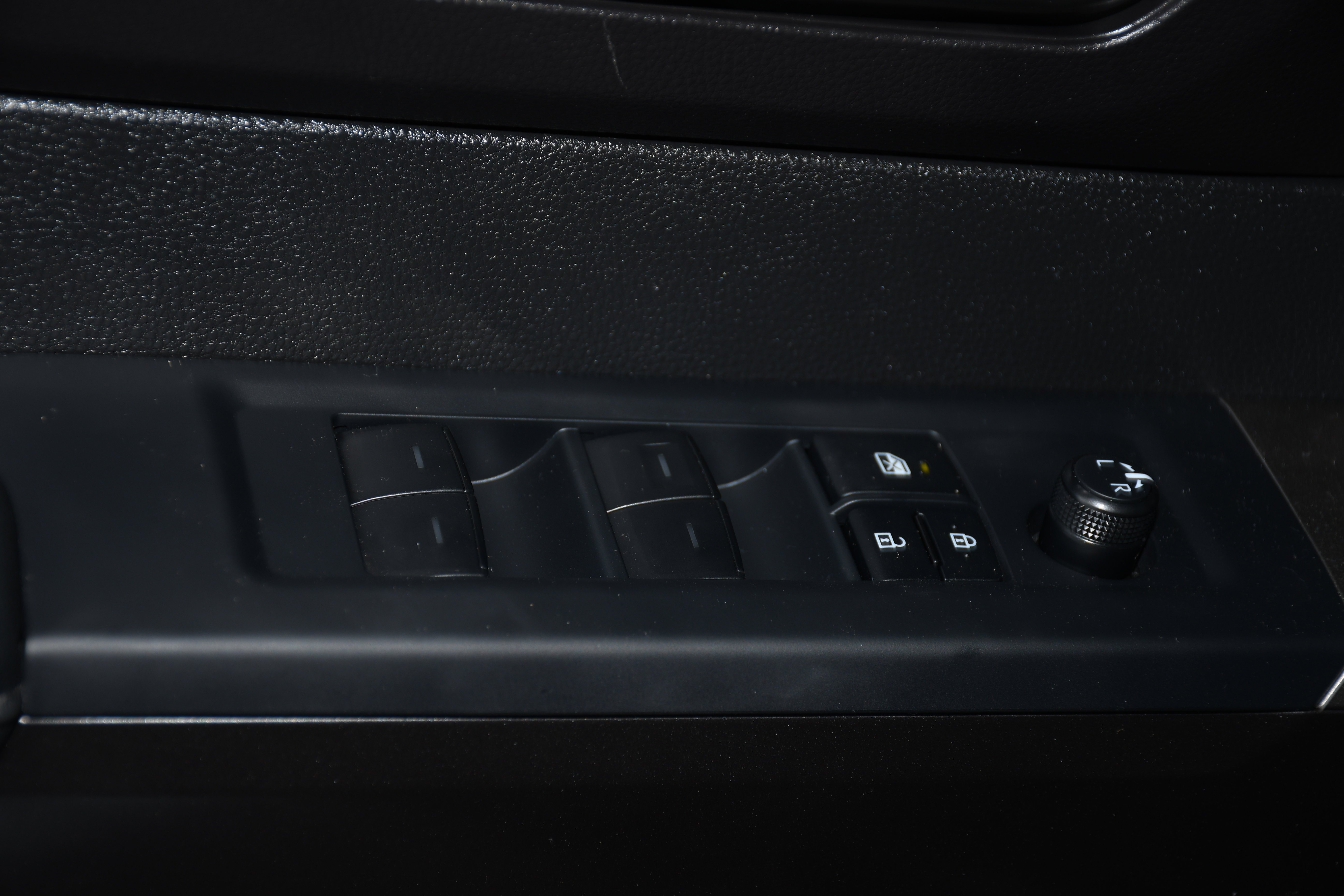 2026 Toyota Tundra SR5 - Photo 10