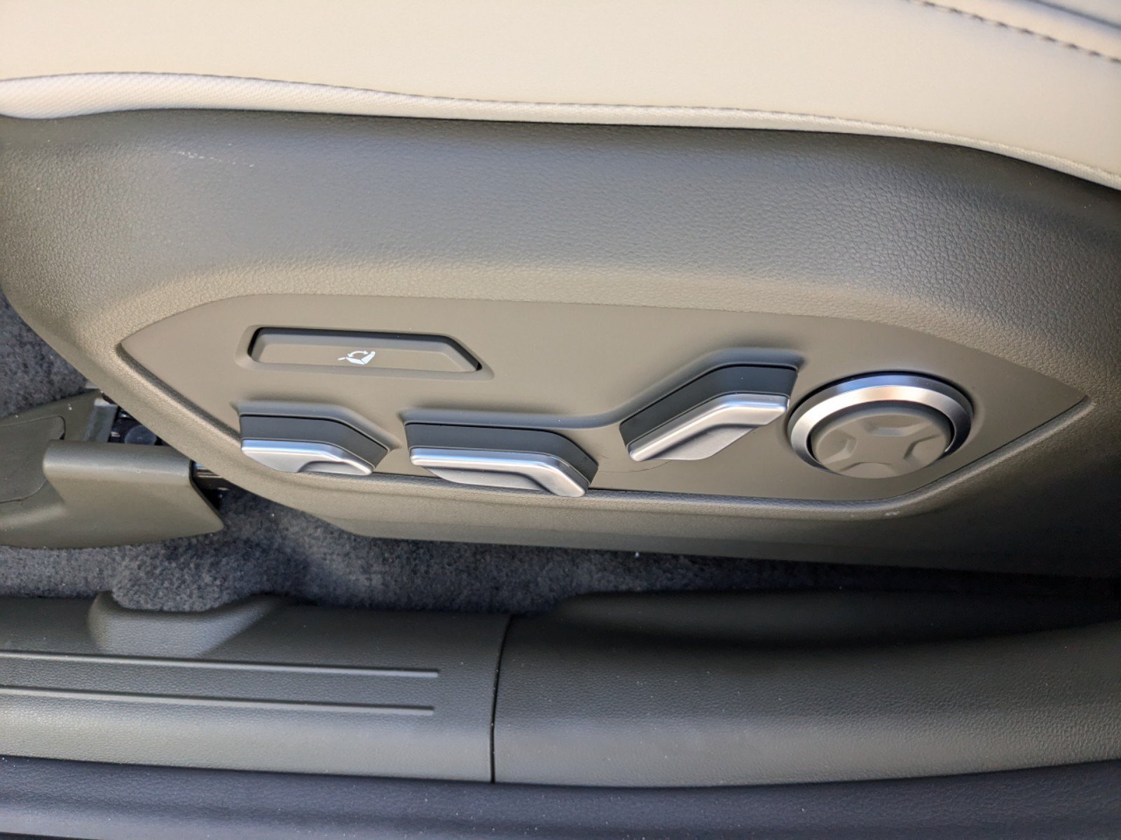 2025 Hyundai Santa Fe Calligraphy - Photo 18