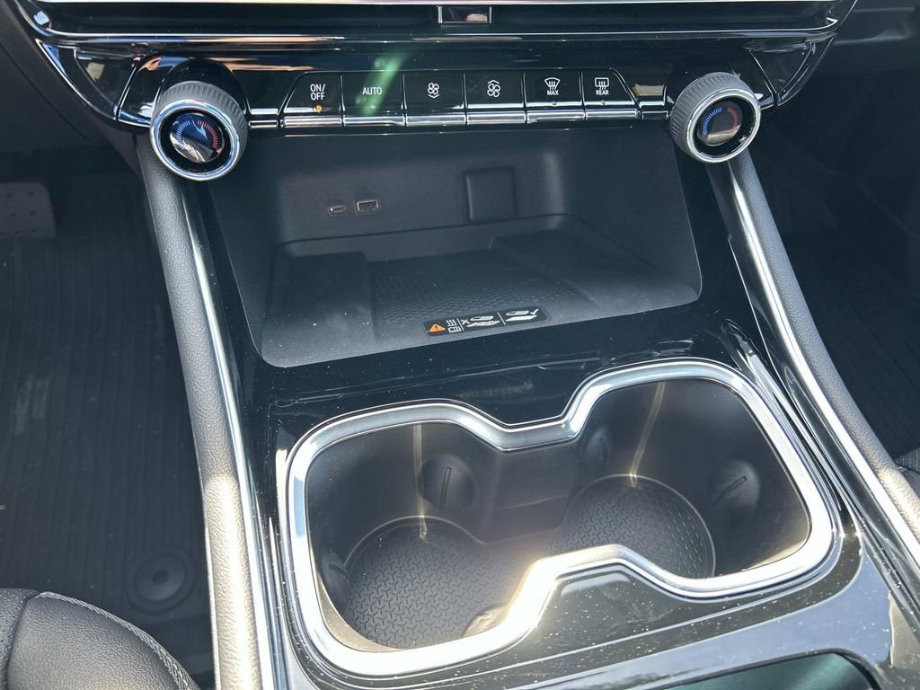 New 2026 Mosaic Black Metallic Chevrolet LT image 18