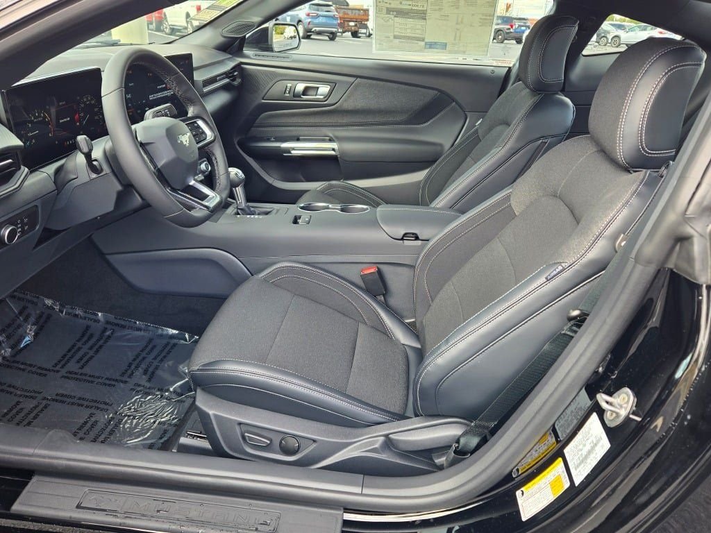 2026 Ford Mustang EcoBoost Fastback - Photo 16