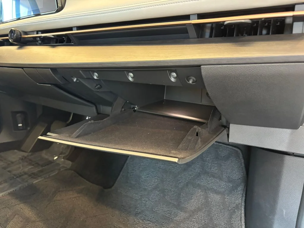 Certified Used 2024 White Nissan ENGAGE image 26