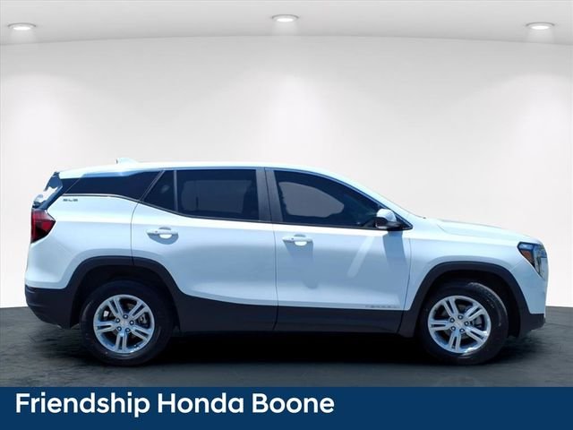 Used 2023 White GMC SLE image 7