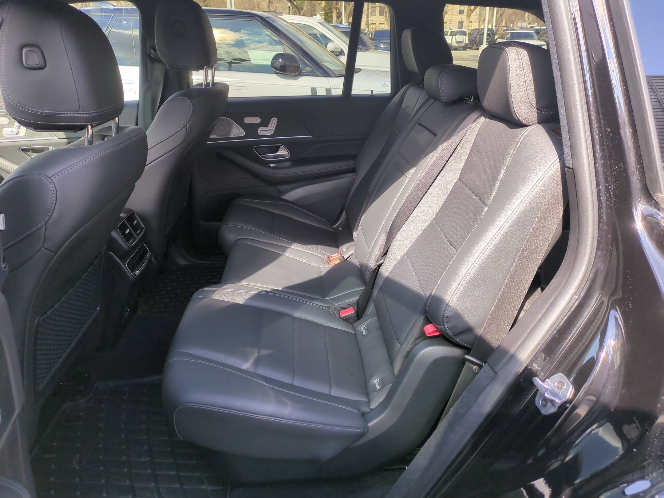 New 2025 Obsidian Black Metallic Mercedes-Benz GLS 450 image 15
