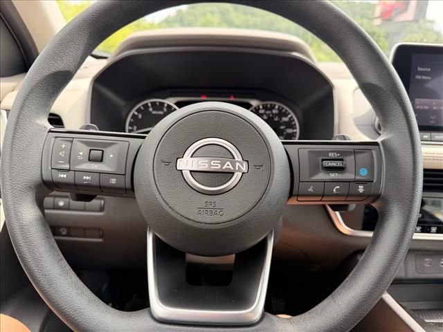 Used 2023 White Nissan SV image 18