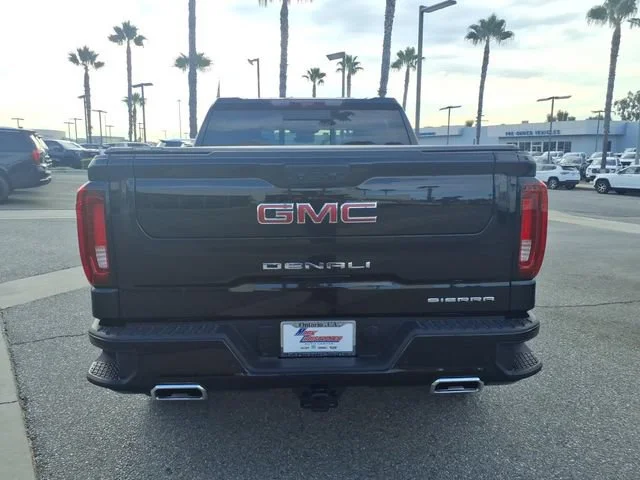 Used 2025 Onyx Black GMC Denali image 5