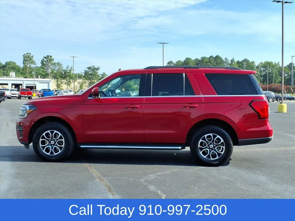 Used 2022 Red Ford XLT image 3