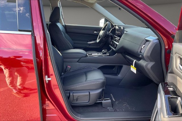 New 2026 Red Nissan SL image 11