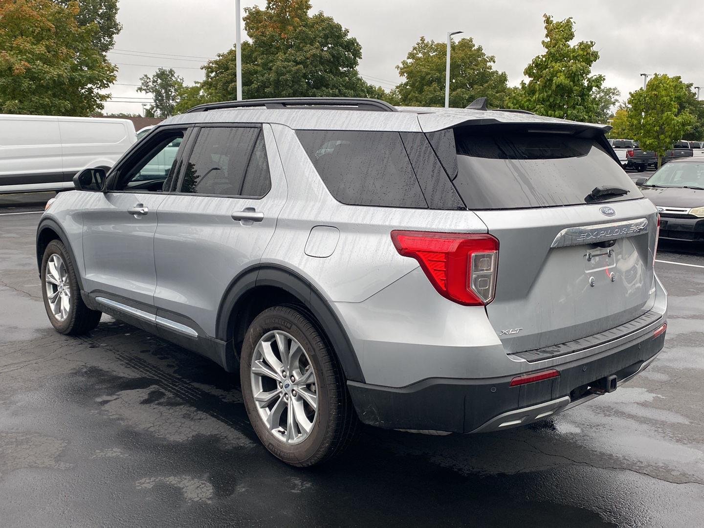 Used 2023 Iconic Silver Ford XLT image 10