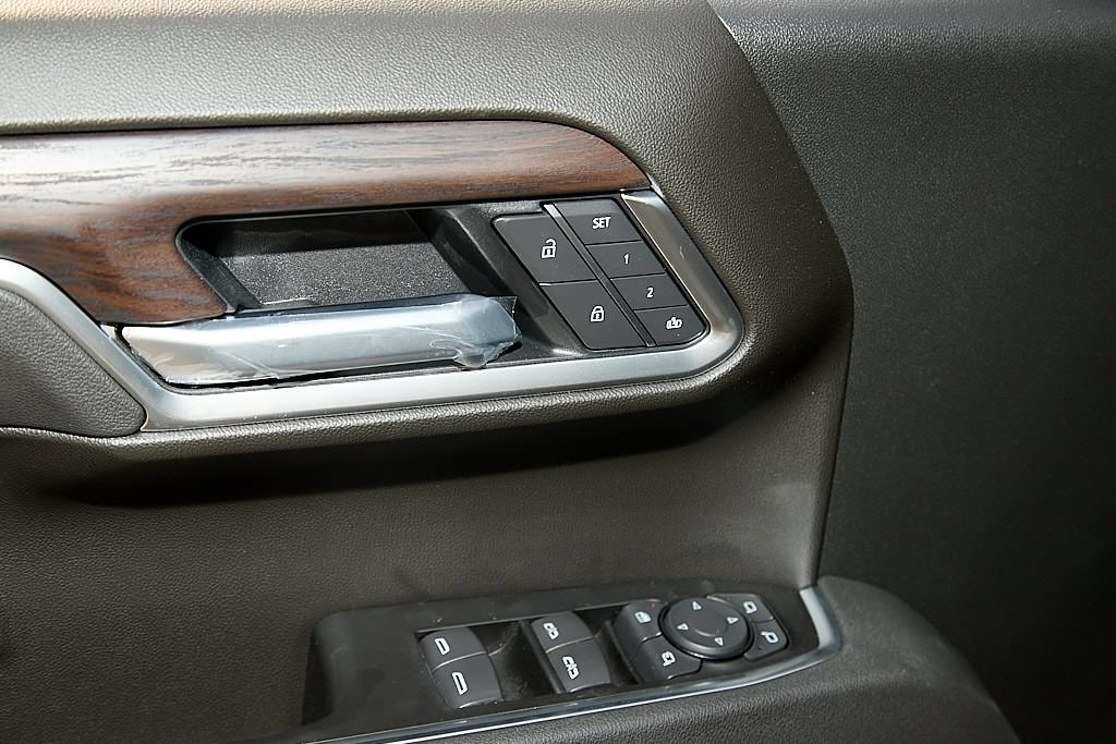 New 2026 Sterling Metallic GMC SLT image 23