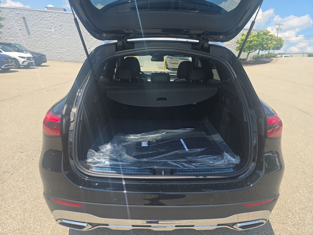 New 2026 Black Mercedes-Benz GLC 300 image 23