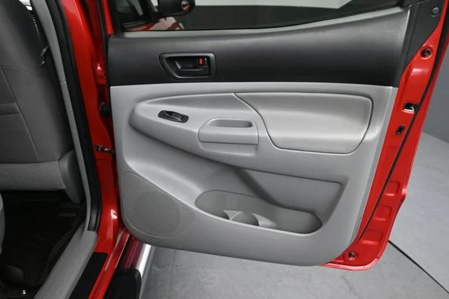 Used 2013 Red Toyota Base image 28