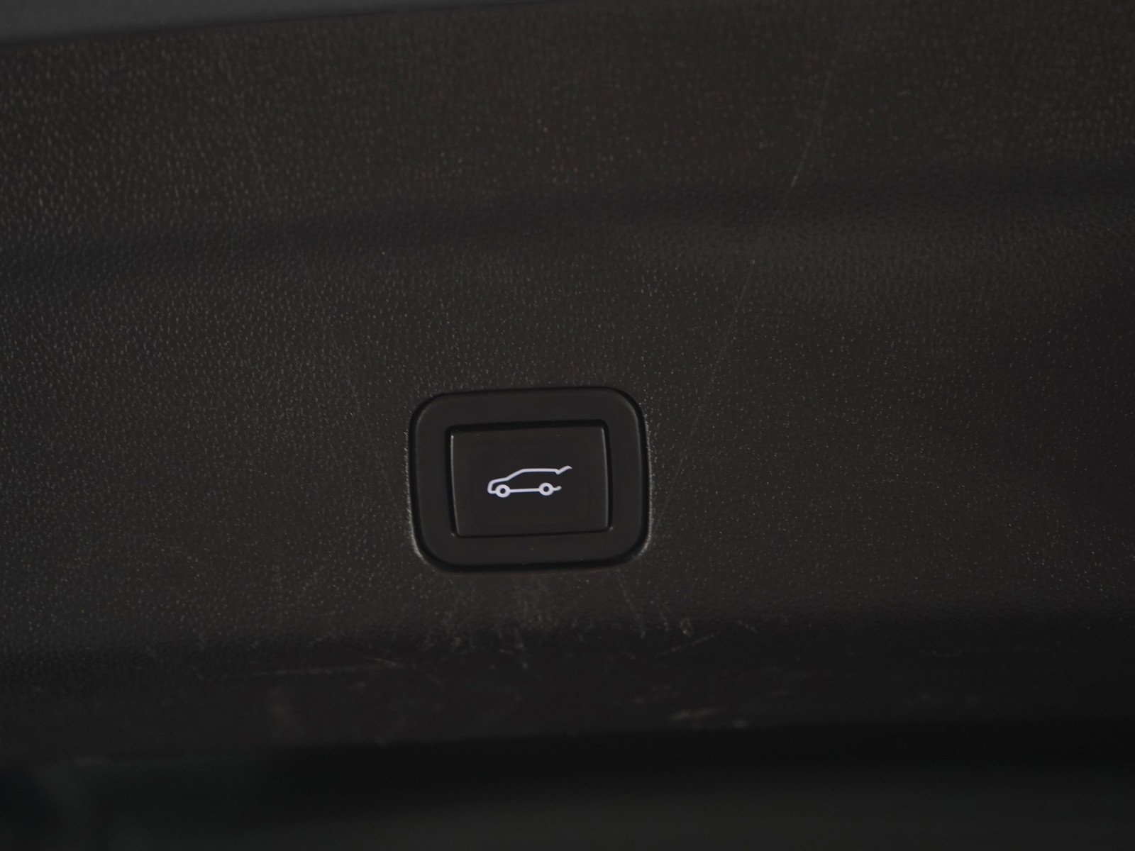 Used 2023 Sterling Metallic GMC AT4 image 18