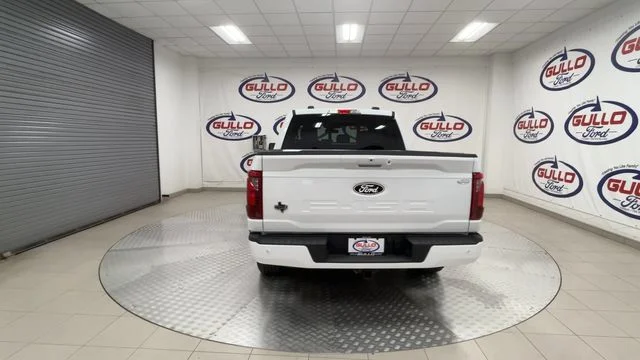 New 2026 Oxford White Ford XLT image 11