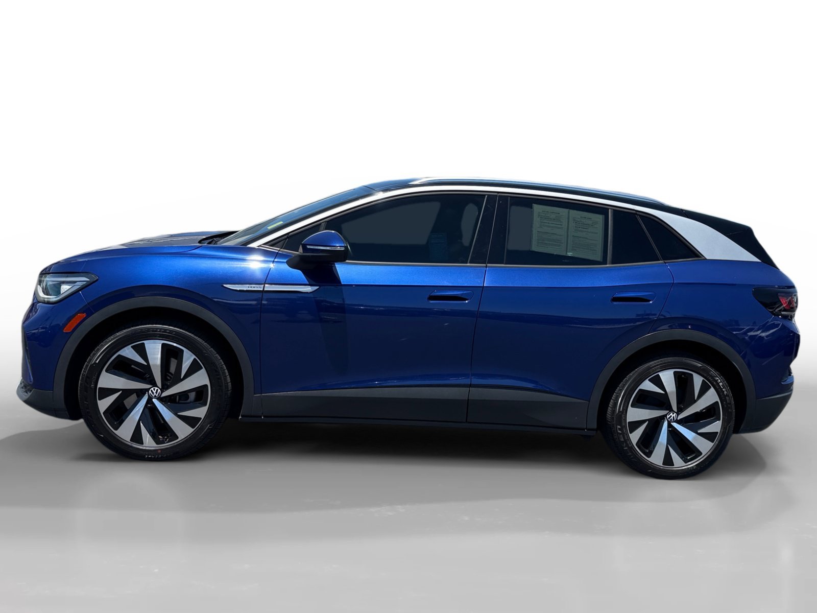 Certified Used 2022 Blue Metallic Volkswagen Pro S image 2