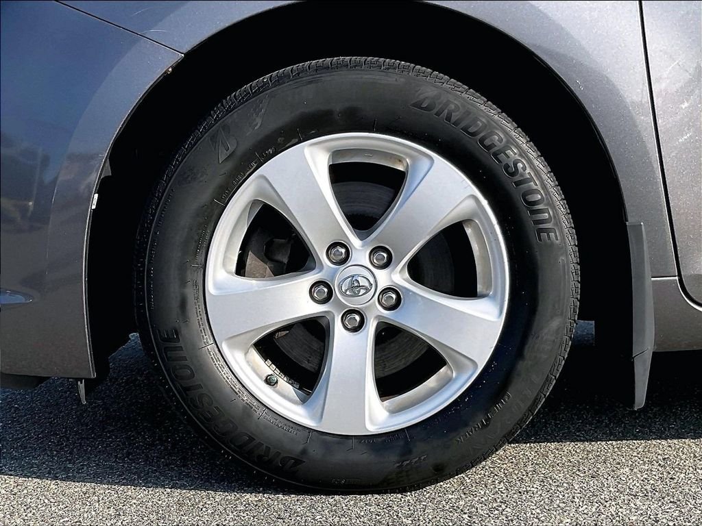 Used 2017 Gray Toyota LE image 7