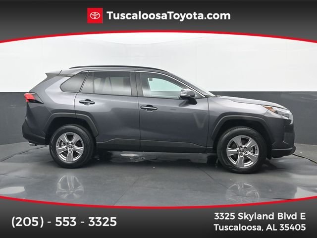 2022 Toyota RAV4 XLE FWD's photo