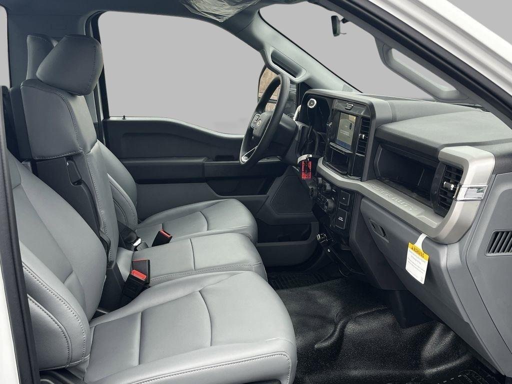 2025 Ford F-550 Super Duty Chassis Cab XL - Photo 18