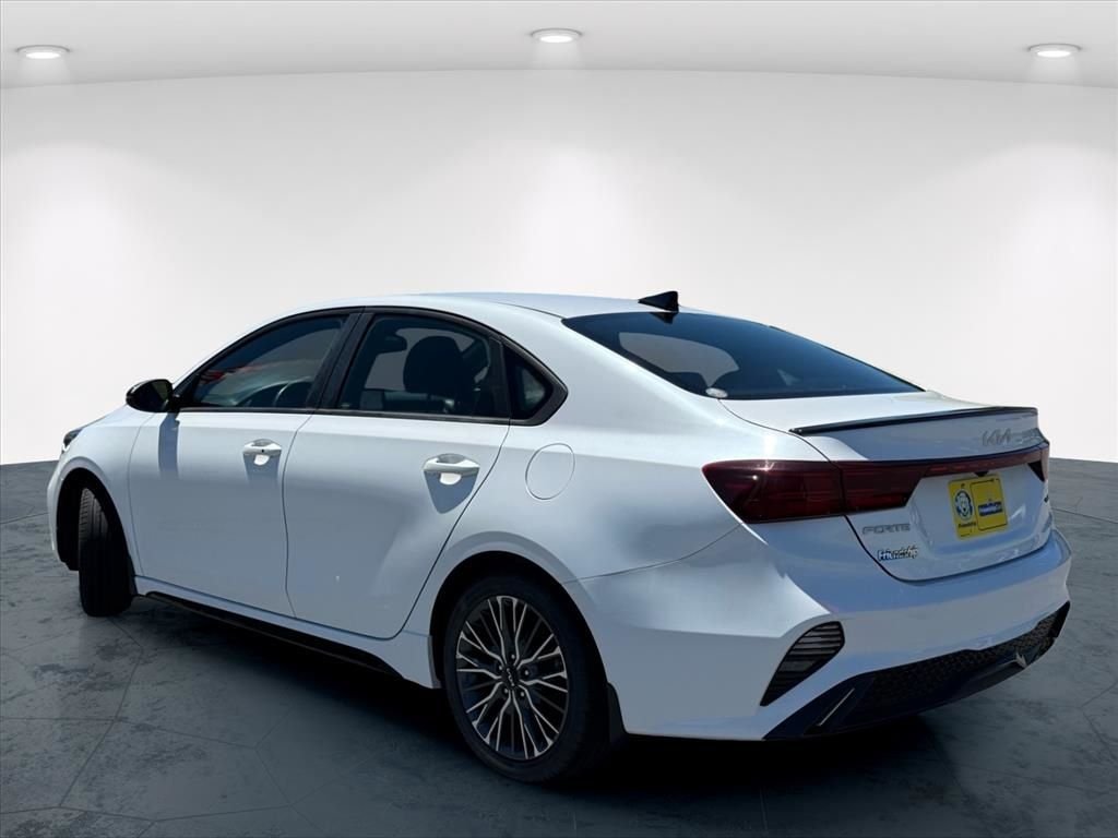 Used 2023 White Kia GT-Line image 5