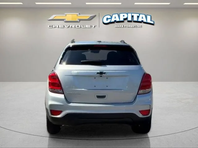 Used 2022 Silver Ice Metallic Chevrolet LT image 4