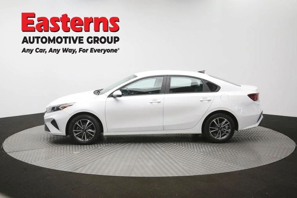 Used 2023 White Kia LXS image 60